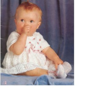 BABY FAVOURITES KNITTING BOOK